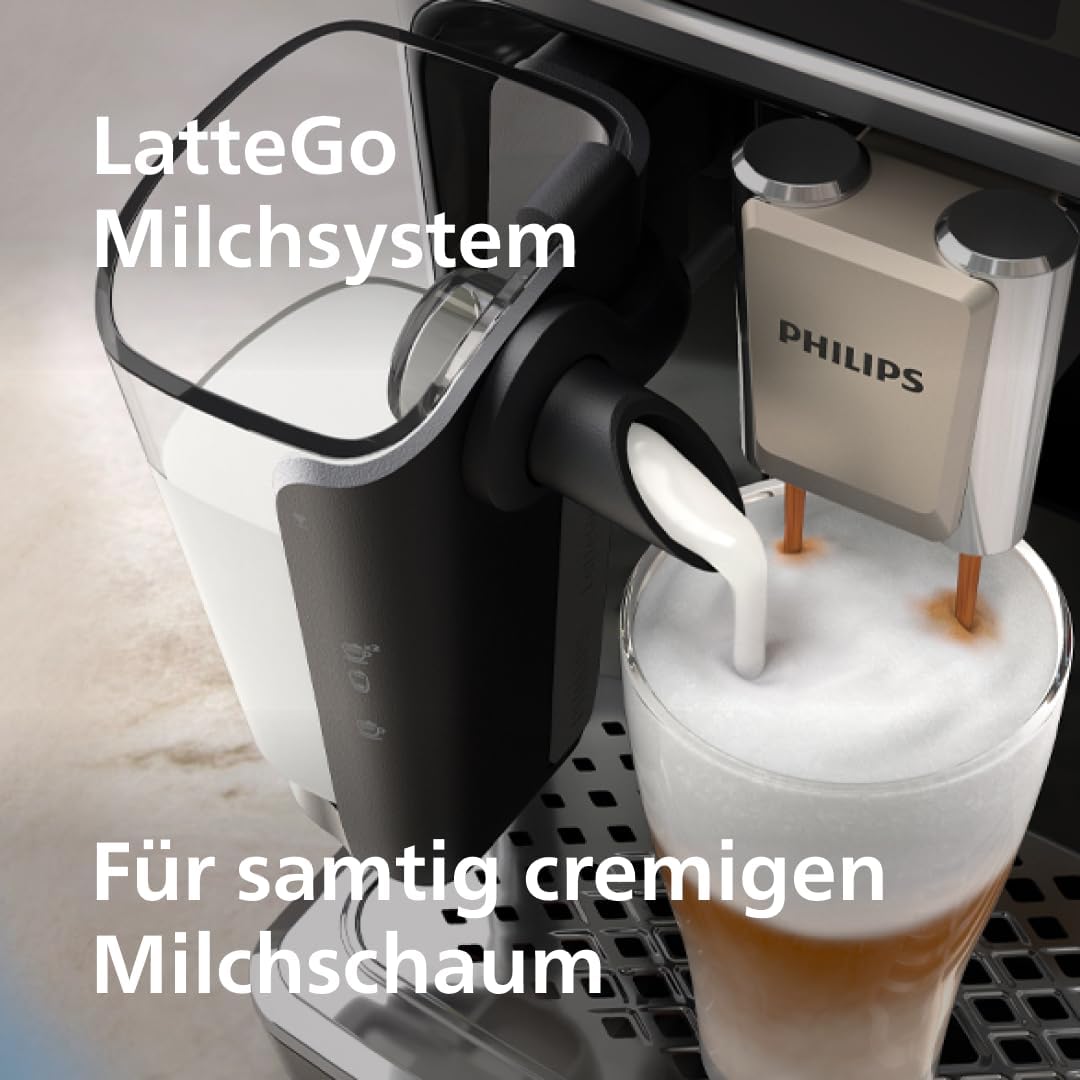 Serie 5500 Kaffeevollautomat – LatteGo Milchsystem, 20 heiße und kalte Kaffeespezialitäten, 40% leiser mit SilentBrew, QuickStart, Schwarz und Silber (EP5546/70)
