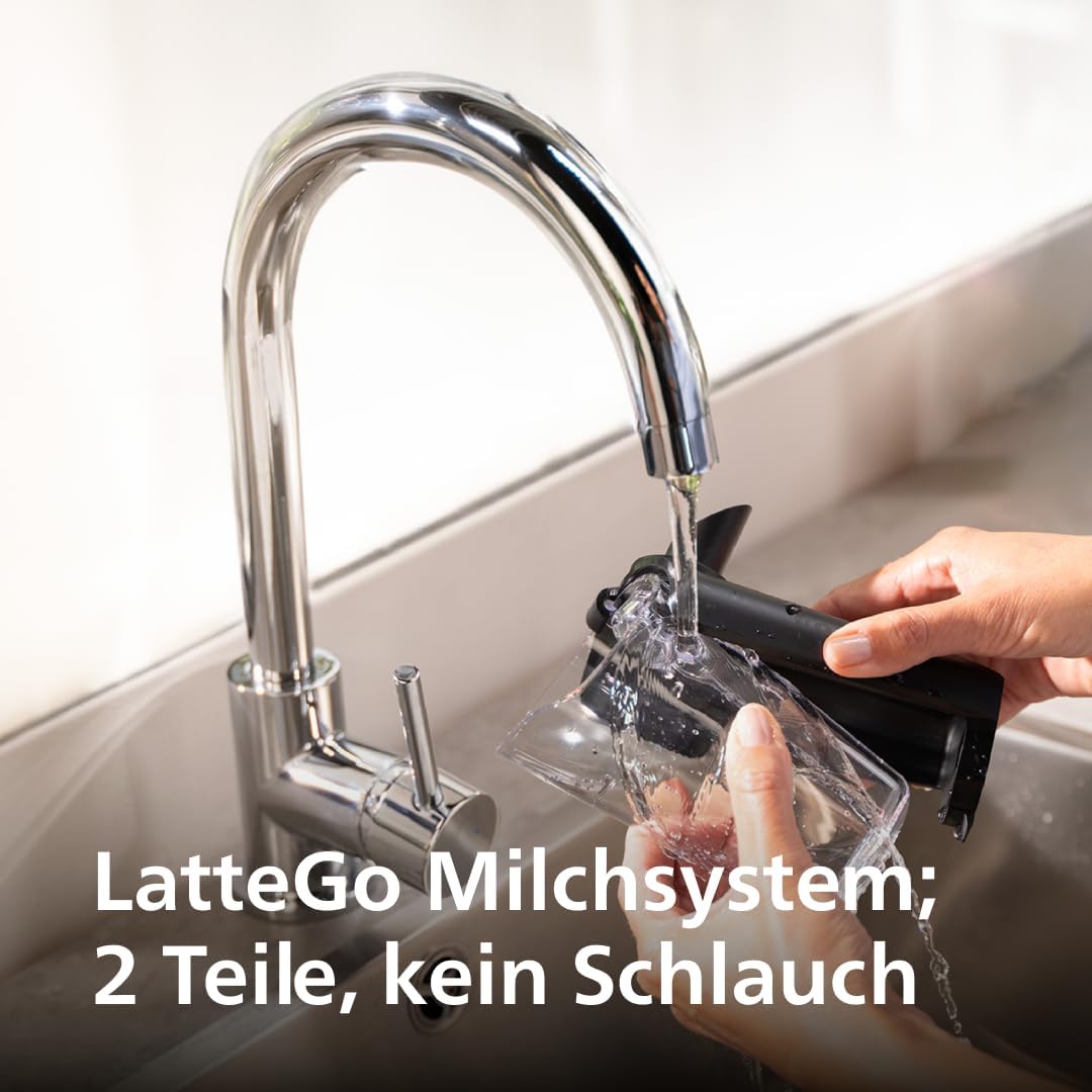 Serie 5500 Kaffeevollautomat – LatteGo Milchsystem, 20 heiße und kalte Kaffeespezialitäten, 40% leiser mit SilentBrew, QuickStart, Schwarz und Silber (EP5546/70)
